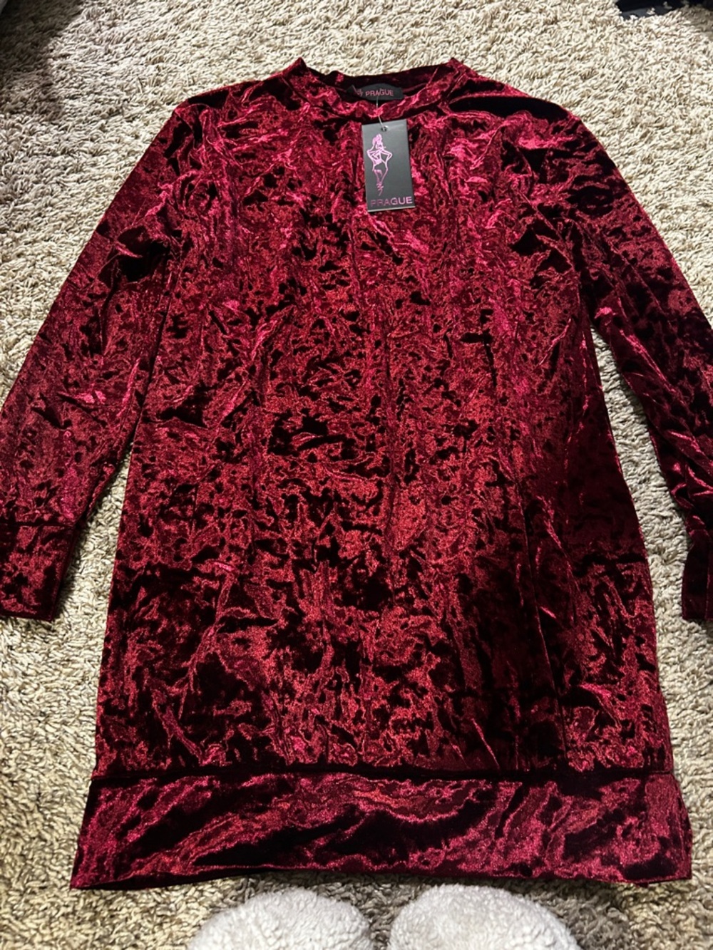 PrettyLittleThing Crushed Velvet Long Sleeve Dress in Burgundy